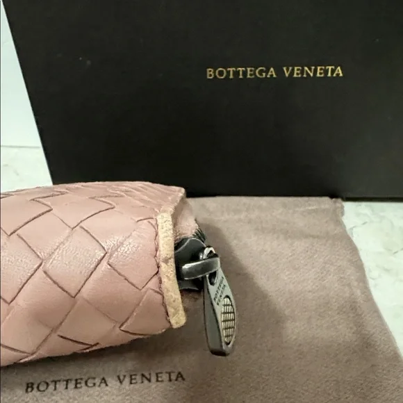 Bottega Veneta Intrecciato Leather zippy wallet in Mauve Full Inclusion - Picture 13 of 15
